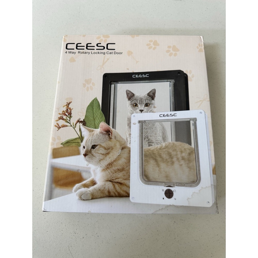 CEESC Size XL White 4-Way Rotary Locking Cat Door